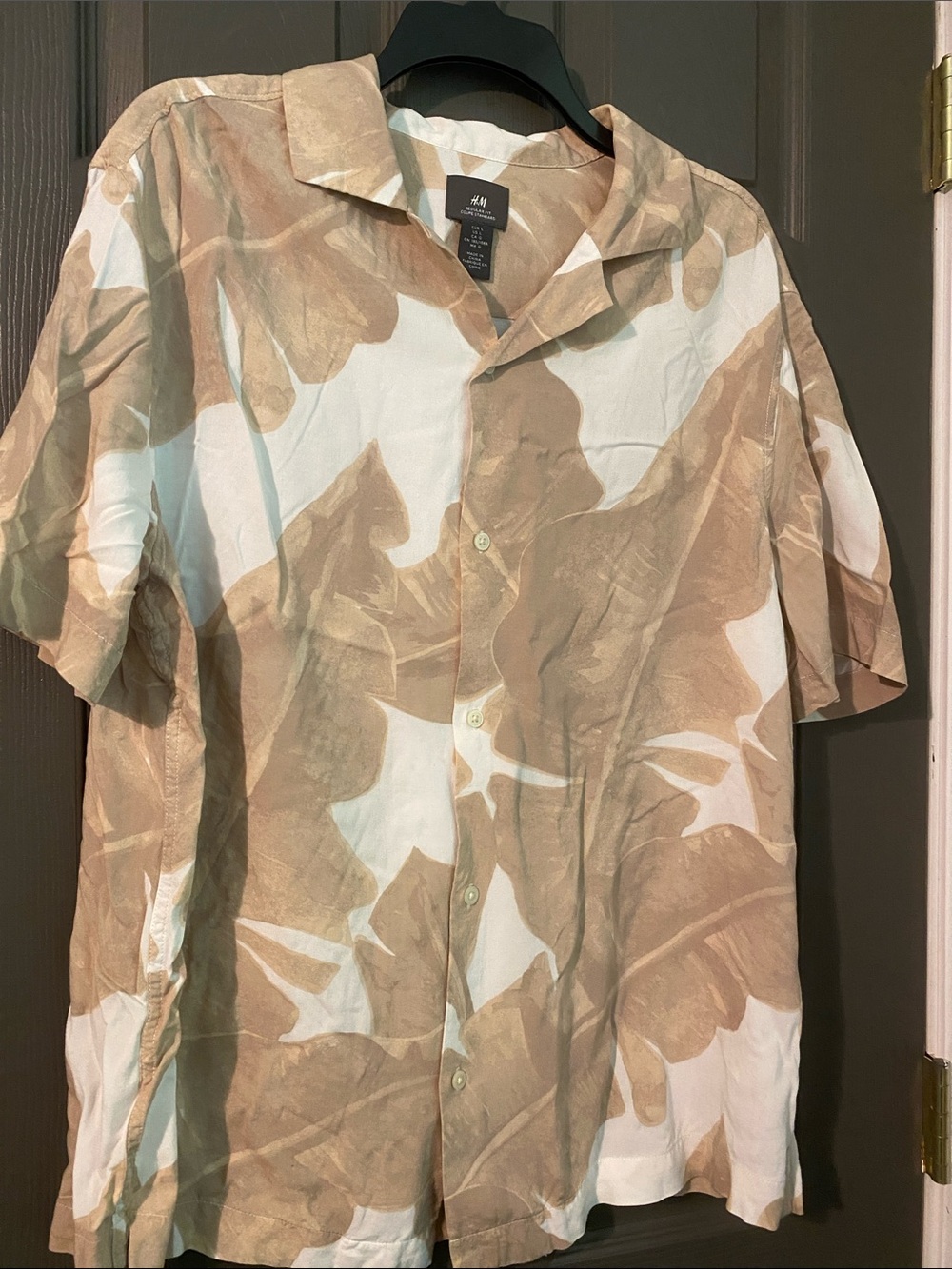 H&M Tan and White Tropical Leaf Short Sleeve Shirt